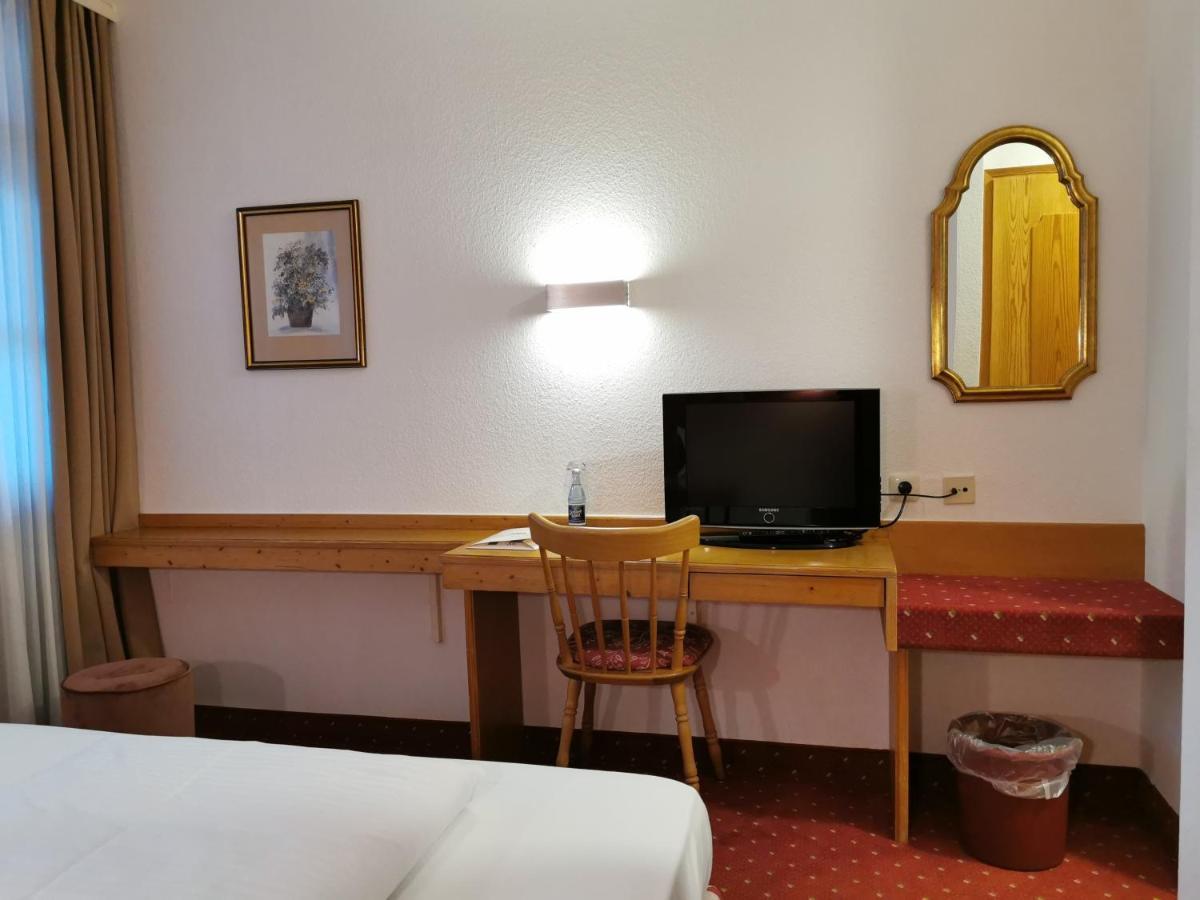 Landhotel Oelmuehle Mombris Exterior photo